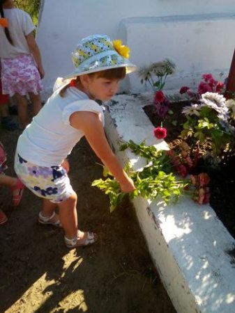 "Ми живемо в Лебедині та шануємо свята всі!" "Ми живемо в Лебедині та шануємо свята всі!"
