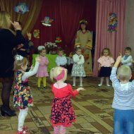 Осінь - чарівна пора, її любить дітвора! Осінь - чарівна пора, її любить дітвора!