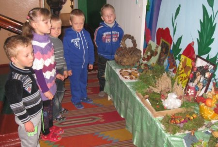 Золота красуне осінь, ми тебе у гості просим! Золота красуне осінь, ми тебе у гості просим!