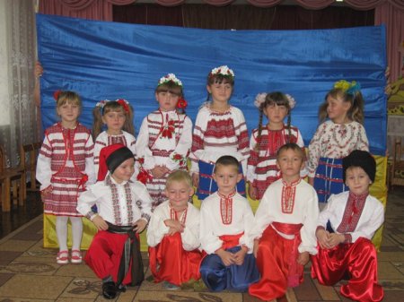 Осінь - чарівна пора, її любить дітвора! Осінь - чарівна пора, її любить дітвора!