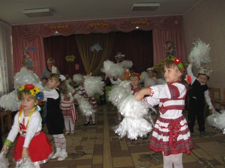 Осінь - чарівна пора, її любить дітвора! Осінь - чарівна пора, її любить дітвора!