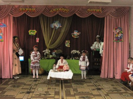 Осінь - чарівна пора, її любить дітвора! Осінь - чарівна пора, її любить дітвора!