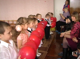8 Березня - це свято всіх жінок! 8 Березня - це свято всіх жінок!