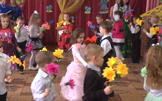 8 Березня - це свято всіх жінок! 8 Березня - це свято всіх жінок!
